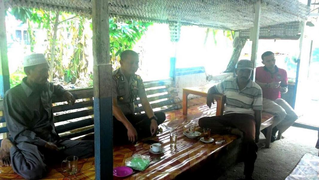 Kapolsek Kampar Silaturahmi Dengan Tokoh Masyarakat Desa Sei Tomang, Kampar Utara