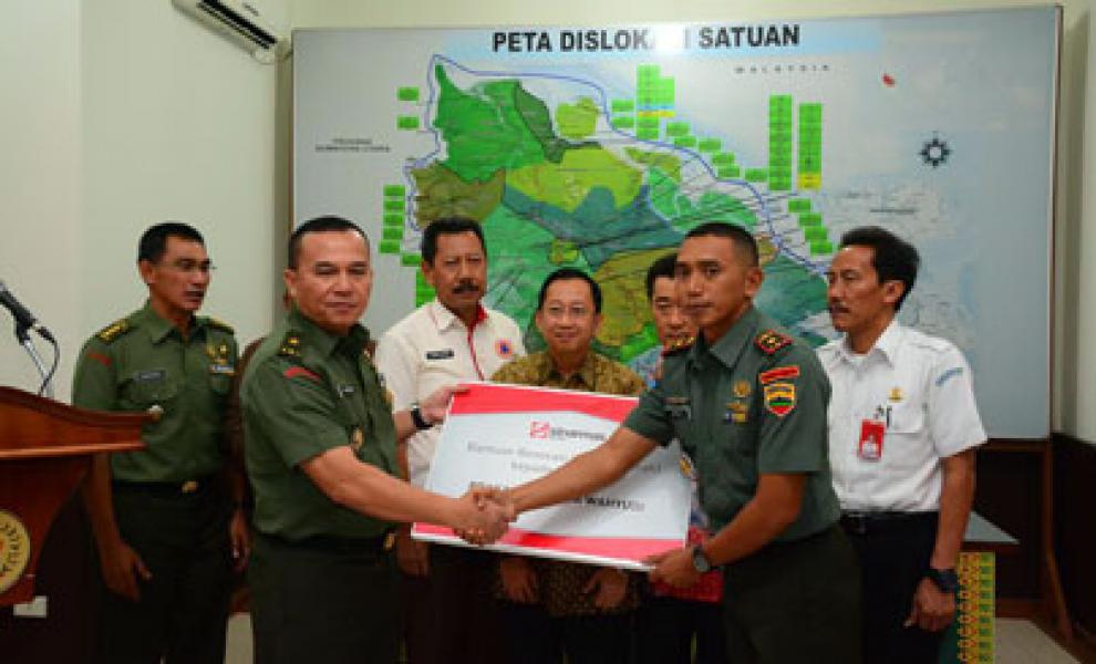 Kasdam I/BB Menerima Bantuan Dari Sinar Mas Forestry Untuk Renovasi Rumah Praka Anumerta Wahyudi