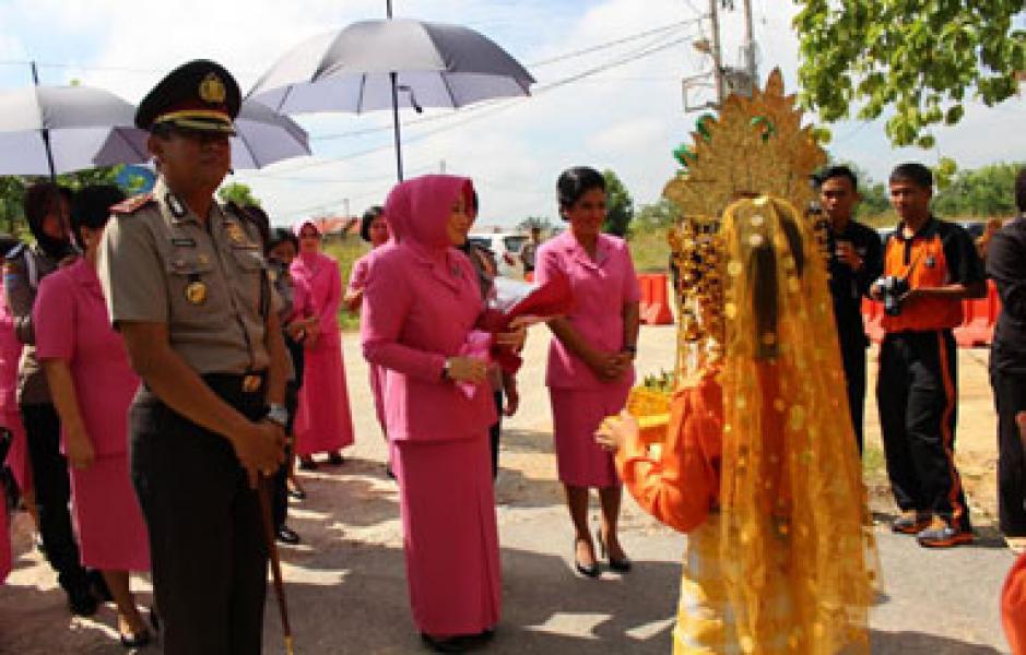 Ketua Bhayangkari Riau Sambangi Mapolres Pelalawan dan RGE Komplek PT RAPP