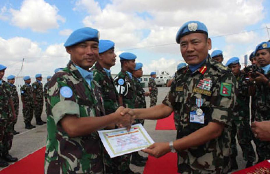 Kontingen Nepal Beri Penghargaan dan Medali kepada Kontingen Garuda Unifil