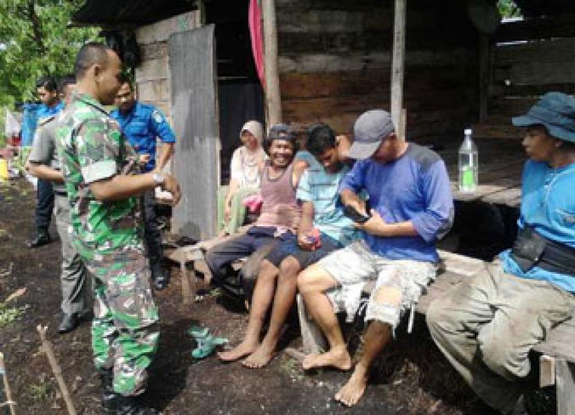Koramil 01/Bengkalis Patroli Karhutla dan Operasi Yustisi di Desa Bantan Tua