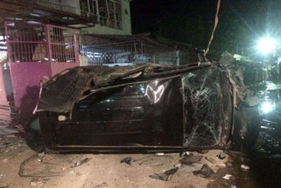 Ledakan Keras di Makassar, Tiga Mobil Terpental ke Jalan