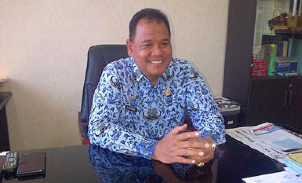 Operator Jaringan Online‎ Telkomsel Cetak e-KTP di Pelalawan Lelet, Sehari Hanya Bisa Cetak 30 Lembar