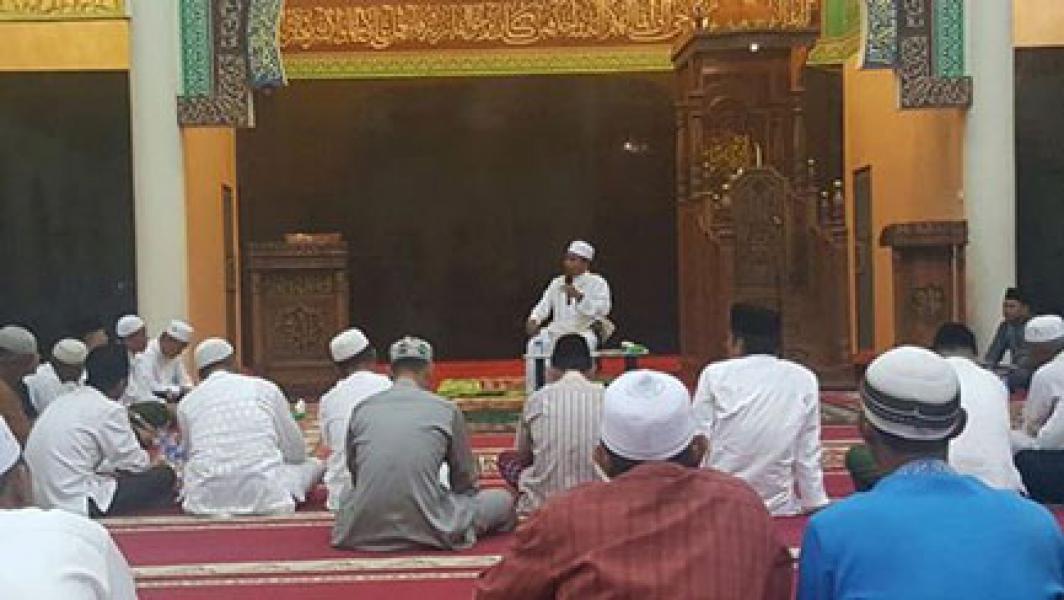 Wabup Said Hasyim Hadiri Wirid Mingguan di Masjid Agung Darul Ulum