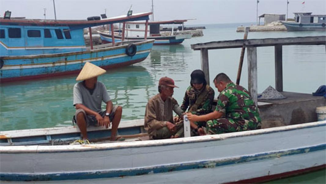 Bakti Sosial TNI Di Taman Wisata Pulau Tunda Serang
