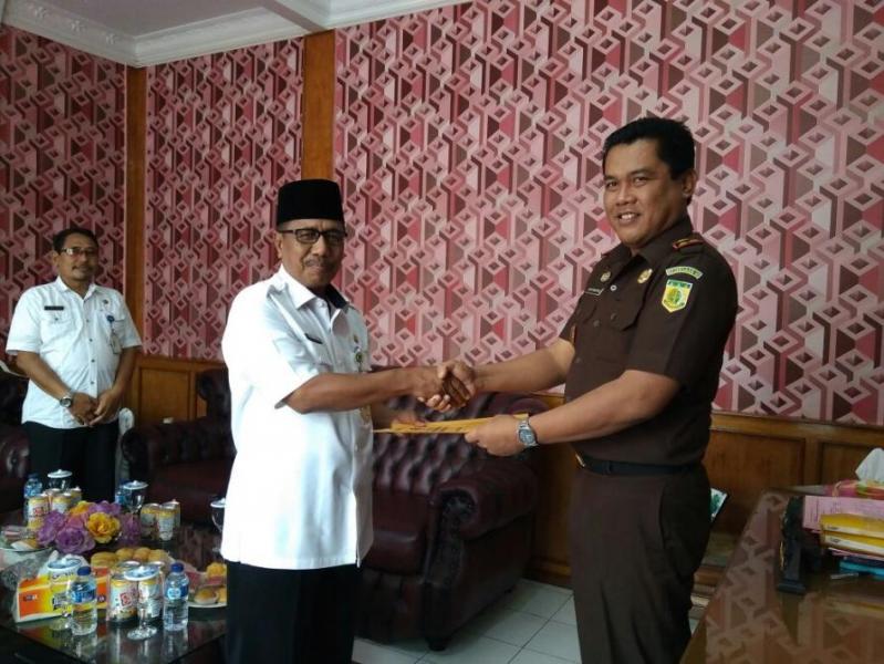 Diskominfo dan Dishub Inhil Tandatangani MoU Datun Dengan Kejari 