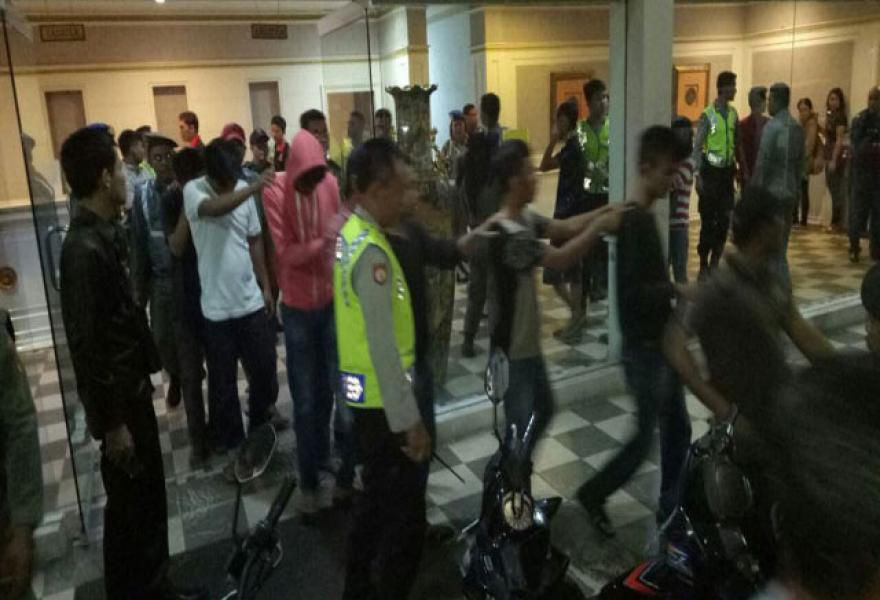 Razia Hotel & Kosan, Polresta Angkut Belasan Pria-Wanita Tanpa Identitas