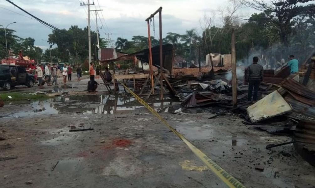 10 Unit Bangunan Berikut 6 Mobil di Jalan Tuanku Tambusai Ujung Ludes Dilalap Api