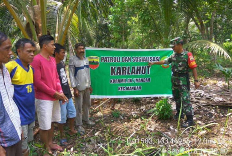 Babinsa Igal Anggota Koramil 08/Mandah Laksanakan Patroli Karhutla Bersama Masyarakat