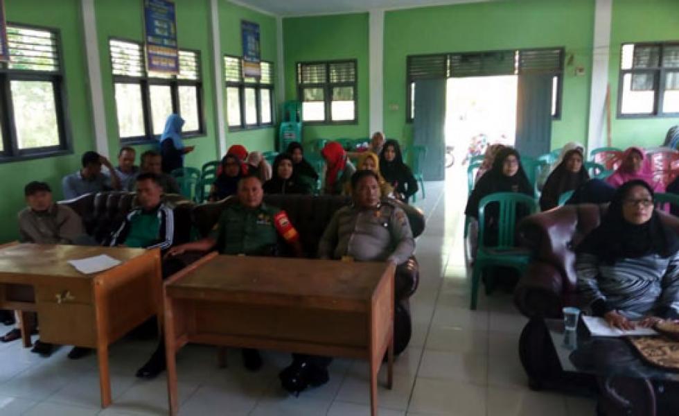 Babinsa Ridan Permai Hadiri Pembentukkan Pokja Kampung KB