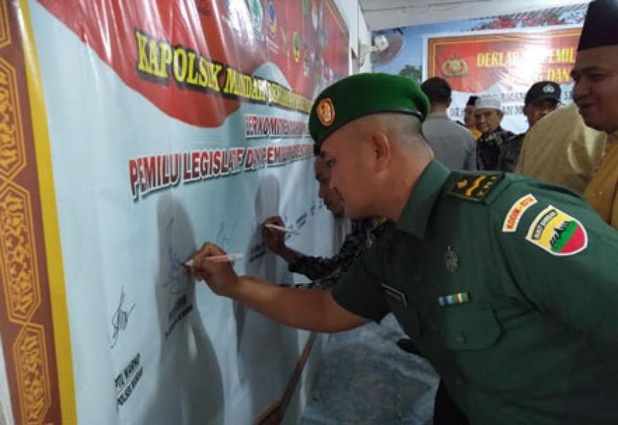Danramil 08/Mandah Hadiri Deklarasi Damai Pemilu 2019 Di Kecamatan Mandah