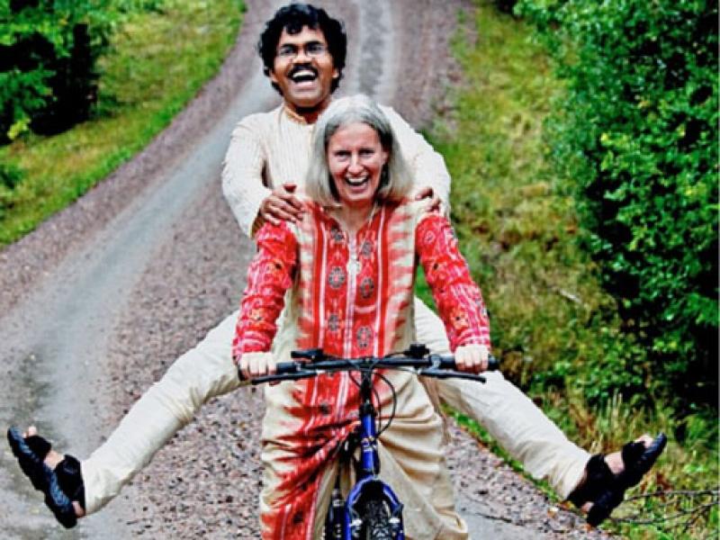 Demi Bertemu Istri, Pria Ini Rela Tempuh 7.000 Kilometer Naik Sepeda