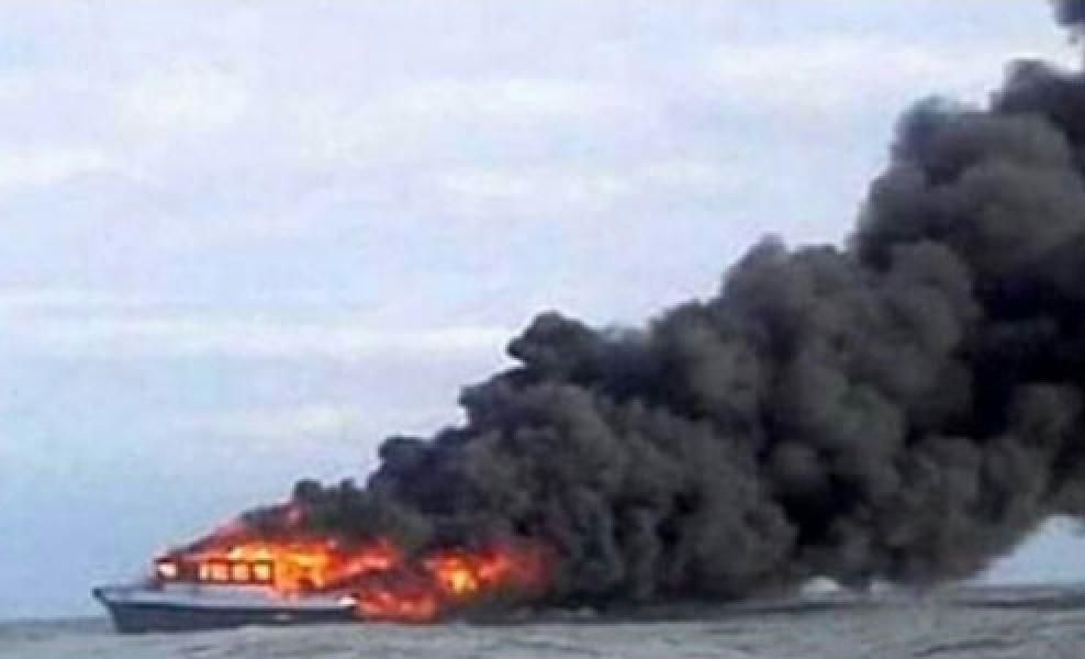 KM Fungka Terbakar, Korban Tewas Bertambah Jadi 10 Orang