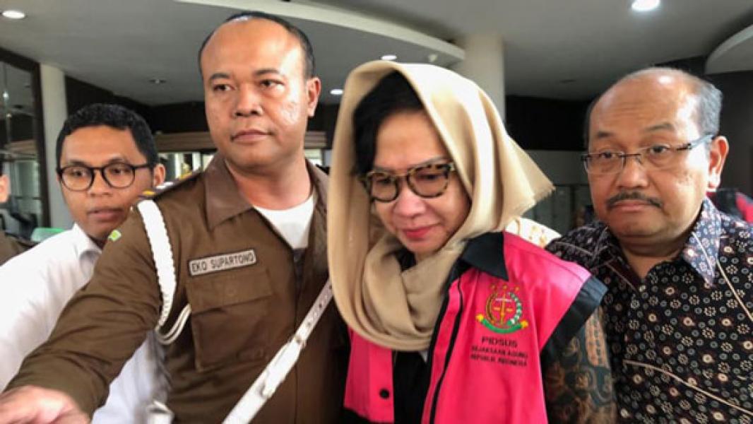 Kejagung Tahan Eks Dirut Pertamina Karen Agustiawan