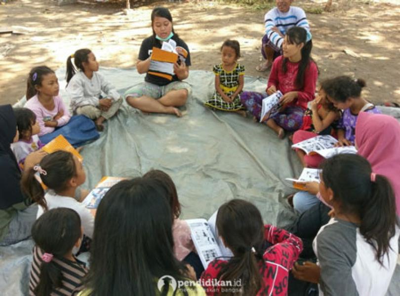 Kembalikan Senyum dan Pendidikan Anak-anak Korban Gempa Lombok Melalui Komik Edukasi