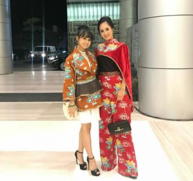 Malam Ini, Batik Seroja Dara akan Warnai Etnika Fashion 2018