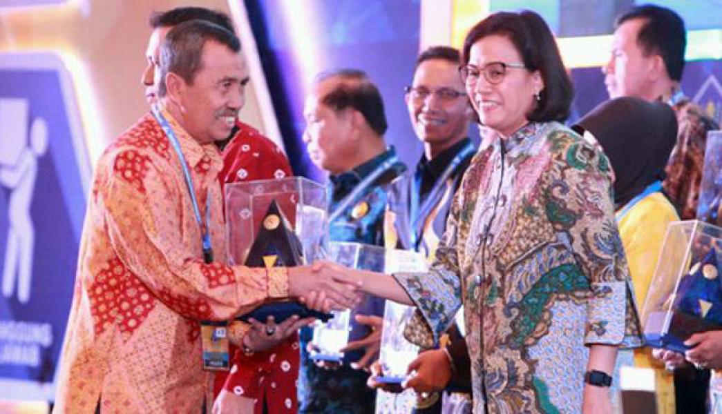 Raih 5 kali WTP Berturut-turut, Bupati Siak Kembali Terima Penghargaan Menkeu