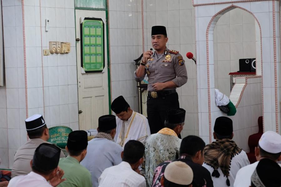 Safari Jumat, Wakapolresta Pekanbaru Sampaikan Pesan-Pesan Kamtibmas