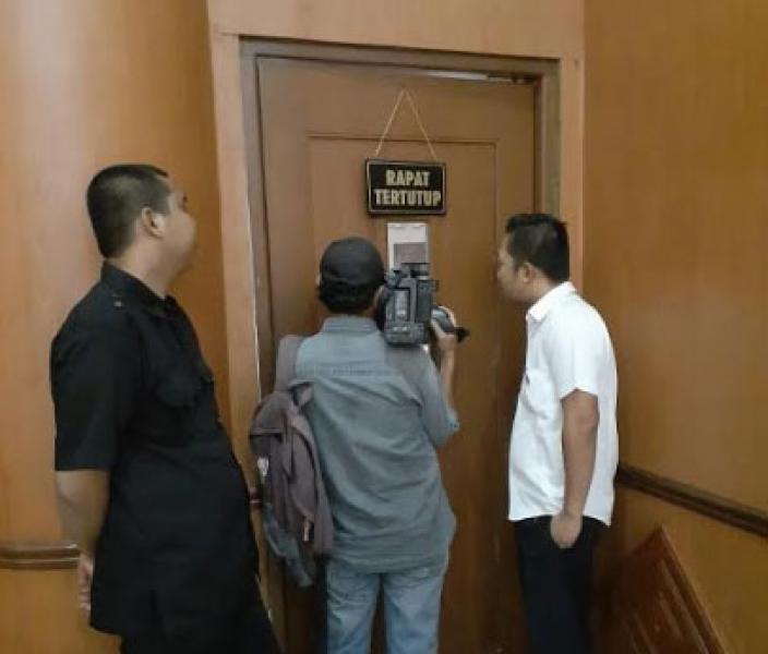 Aneh, Setwan DPRD Riau Gelar Silaturahmi Tertutup