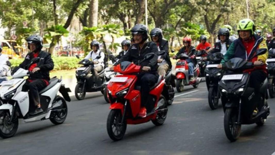 Esemka Belum Layak, Pemerintah Pilih �Endorse� Motor Gesits