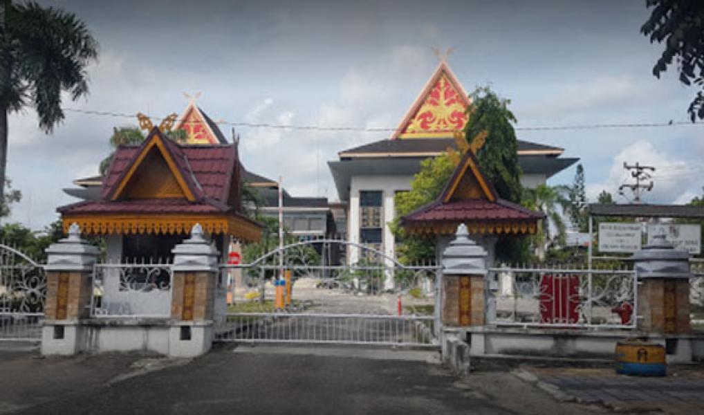 Gubri Sudah Teken SK Pimpinan Defenitif DPRD Kota Pekanbaru