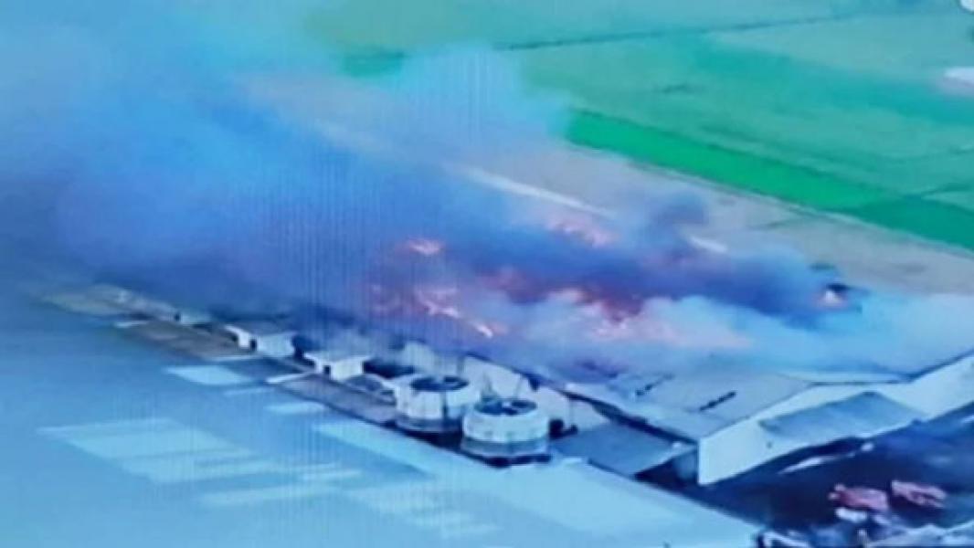 Gudang Sritex Terbakar, Api Belum Bisa Padam hingga Siang Ini