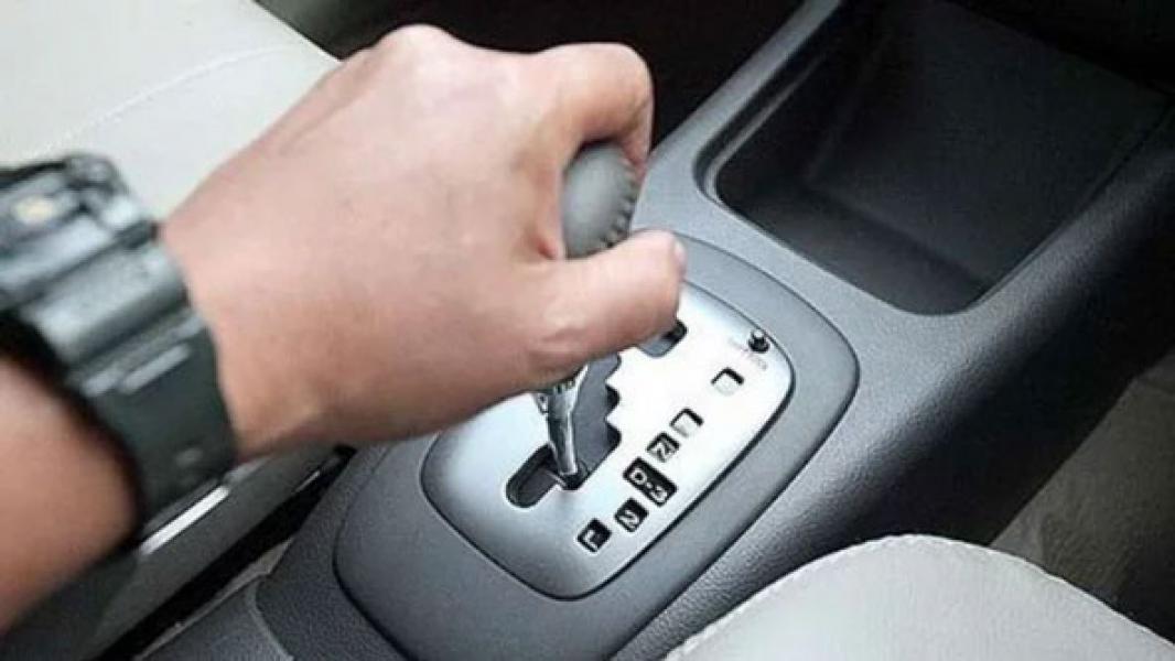Jangan Lakukan Hal Ini pada Mobil Matik