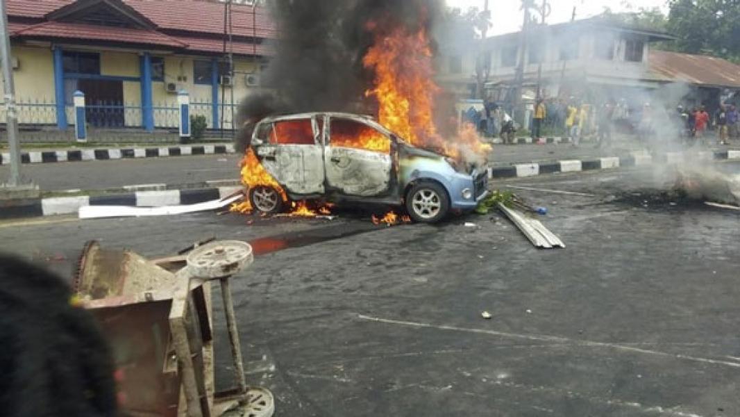 Kerusuhan di Wamena Papua, Kantor Bupati Dibakar