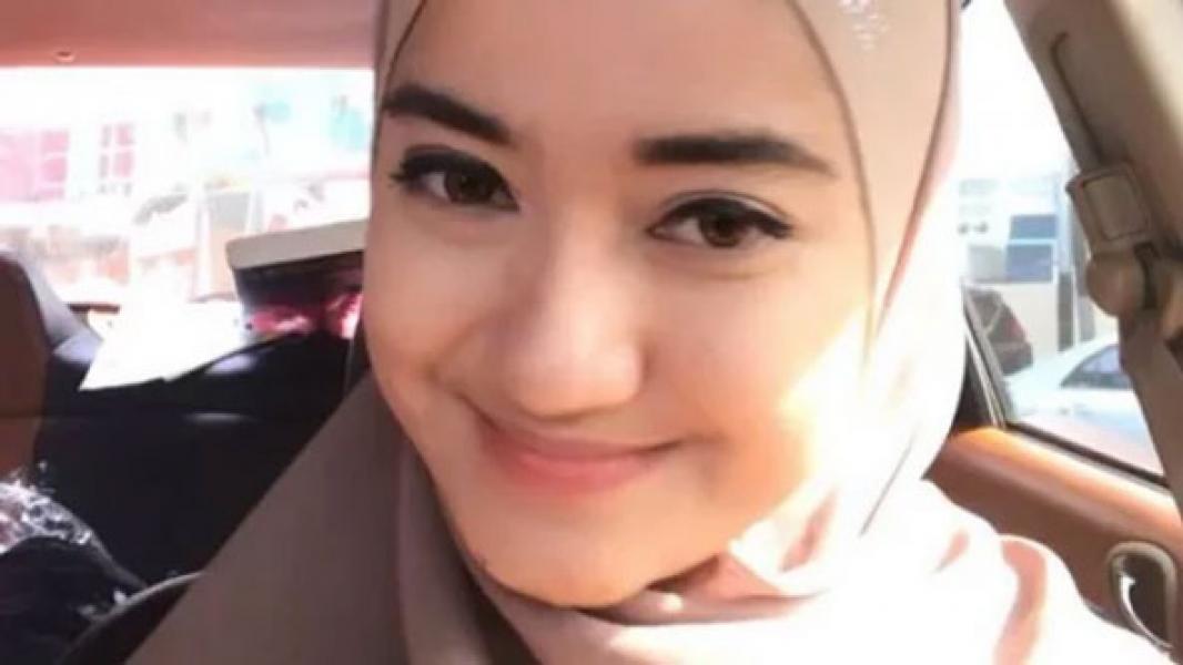Marcella Simon Jadi Mualaf di Hadapan Ustaz Adi Hidayat?