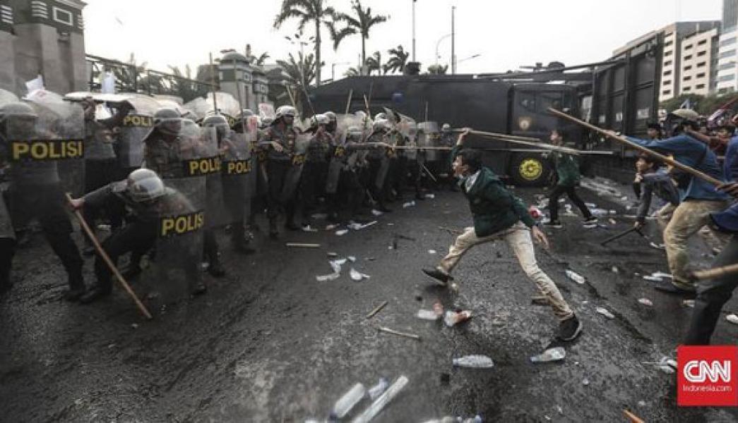 Polisi Tangkap 94 Orang dalam Demo Mahasiswa di DPR