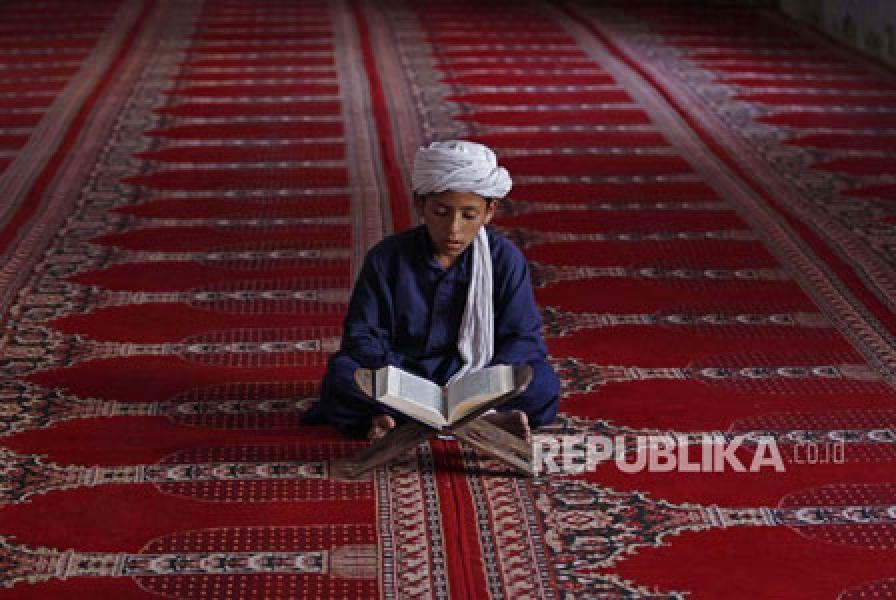 Alasan Mengapa Bacaan Alquran Berirama dan Bagus