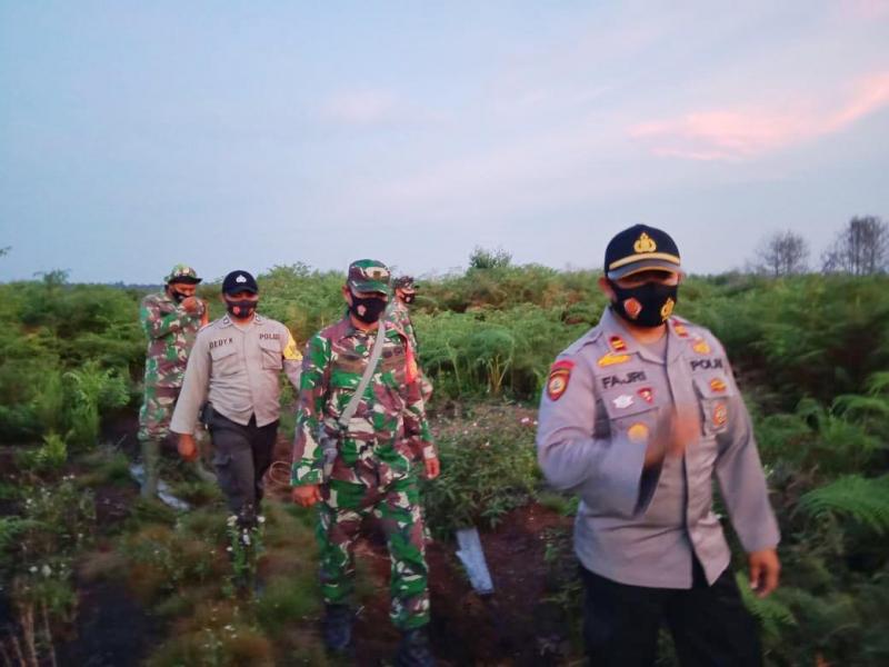 Cegah Karhutla, Kapolsek Kerumutan Laksanakan Patroli di Lokasi Rawan Kebakaran