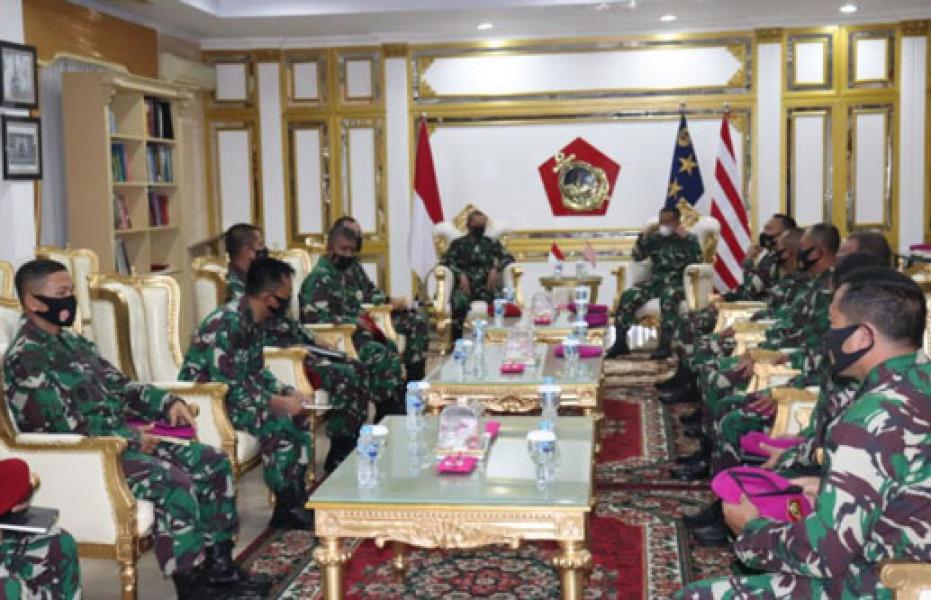 DANKOOPSSUS TNI, Kunjungi Markas Korps Marinir