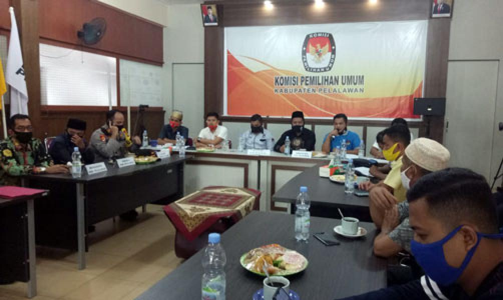 Hindari Kerumunan, KPU Pelalawan Bahas Petunjuk Teknis Pendaftaran Balon Sesuai Protokol Kesehatan