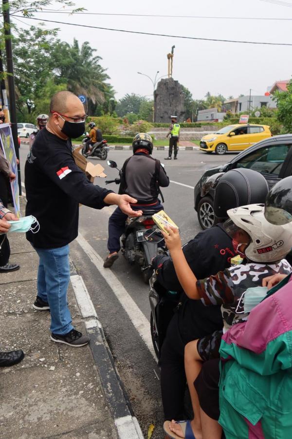 Jelang Hut Lantas Ke-65, Satlantas Polresta Pekanbaru dan IMBI Riau Lakukan Bakti Sosial
