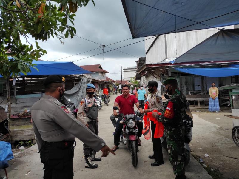 Ops Yustisi di Pasar, Polsek Teluk Meranti dan Tim Gabungan Masih Temukan Masyarakat Tak Patahi Protokol Kesehatan