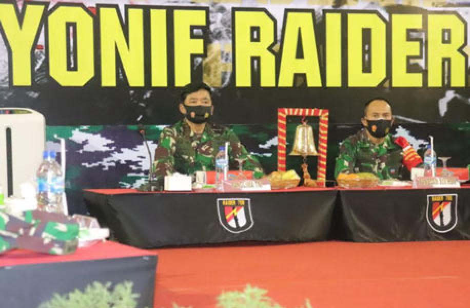 Panglima TNI Tatap Muka Dengan Prajurit Yonif Raider 700/WYC