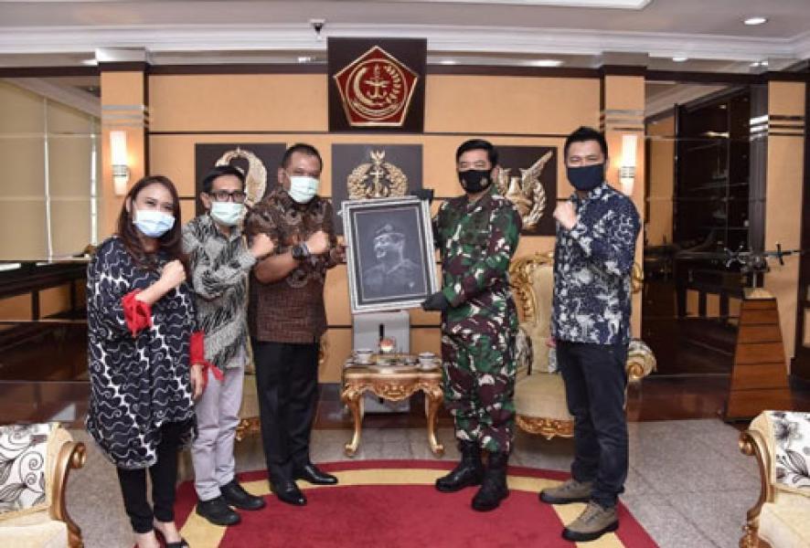 Panglima TNI Terima Penghargaan Sebagai �Positive News Maker� Tahun 2019