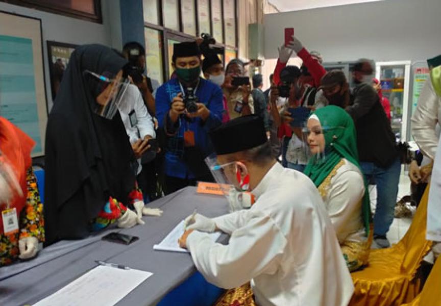 Paslon Bupati dan Wakil Bupati Kaderismanto-Iyeth Bustami Resmi Mendaftar ke KPU Bengkalis
