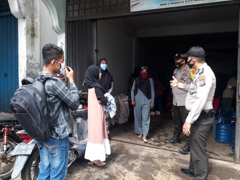 Tetap Ingatkan Masker, Polsek Kuala Kampar Himbau Masyarakat Selalu Ikuti Protokol Kesehatan   