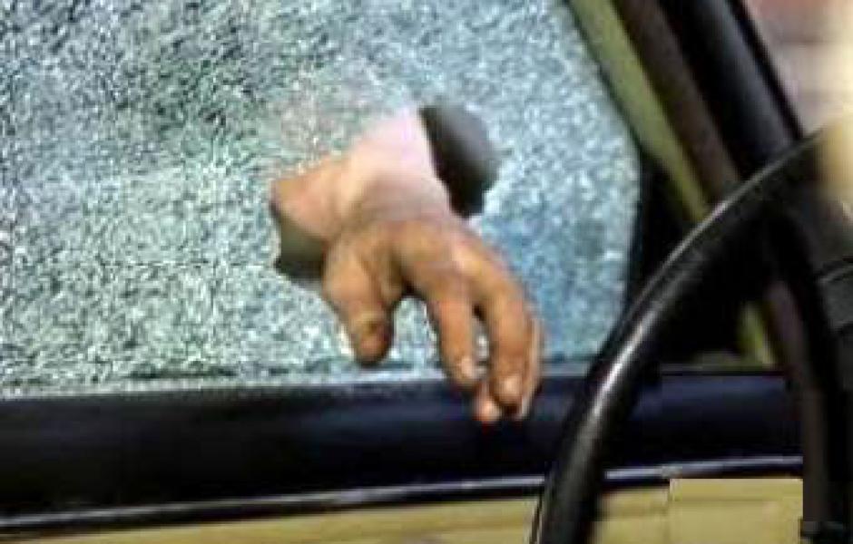Bandit Pecah Kaca Merajalela di Inhu, 2 Hari 4 Mobil jadi Korban