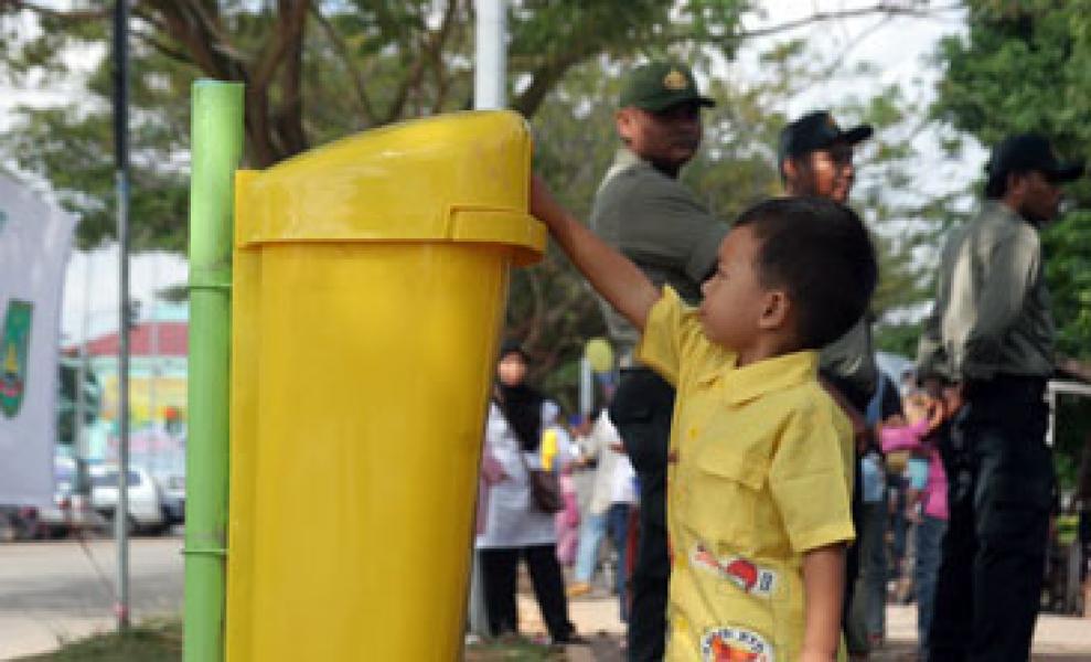 Basiran Berharap Pemkab Gagas Perda Sampah di Kepulauan Meranti