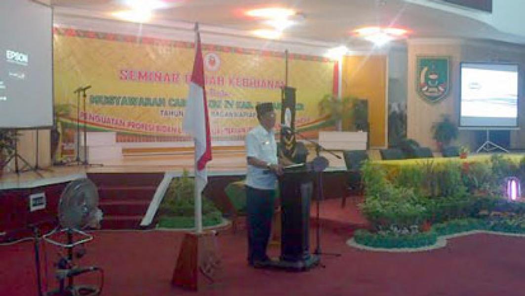 Bupati Rohil Buka Seminar Ilmiah Kebidanan