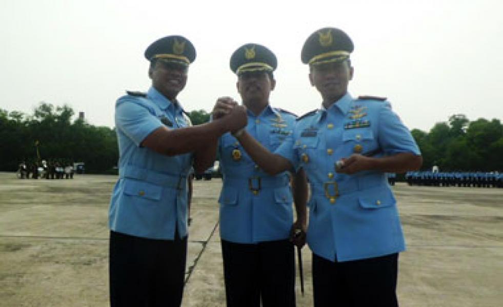 Danlanud RSN Pekanbaru Pimpin Sertijab Skuadron Udara 12