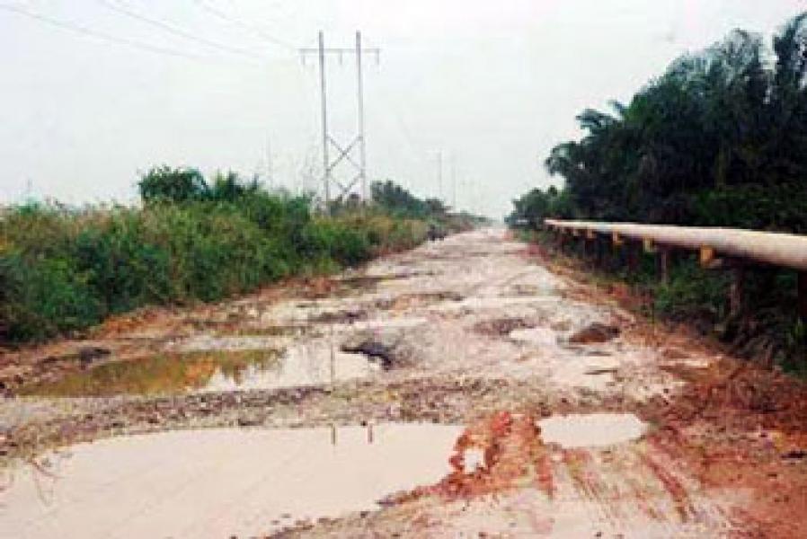 Jalan Sepanjang 50 Km di Kubu Babussalam Rusak Parah