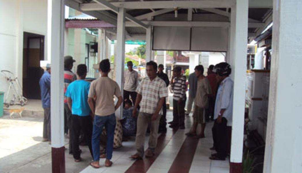 Jatuh Ditimpa Balok, Buruh Galangan Kapal Tewas Seketika