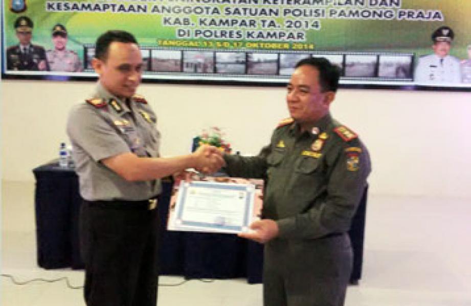 Kapolres Kampar Tutup Pelatihan Satpol PP Kampar
