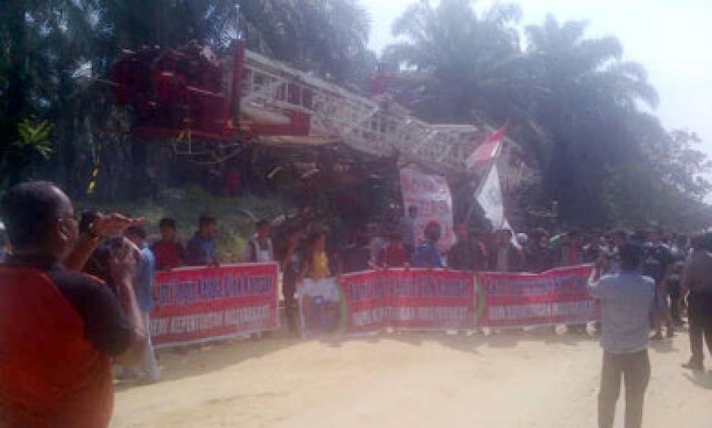 Massa Blokir Aset Sumur Minyak