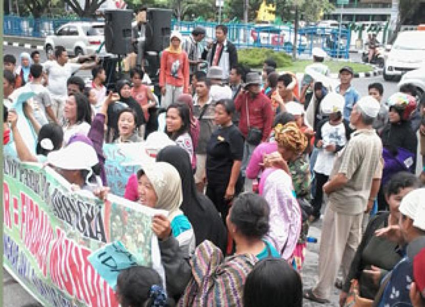 Pedagang Suarakan Firdaus Mundur!