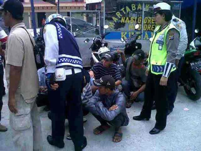 Tim Gabungan Sat Lantas, Polisi Militer dan Dishub Pekanbaru Tertibkan Parkir Liar 